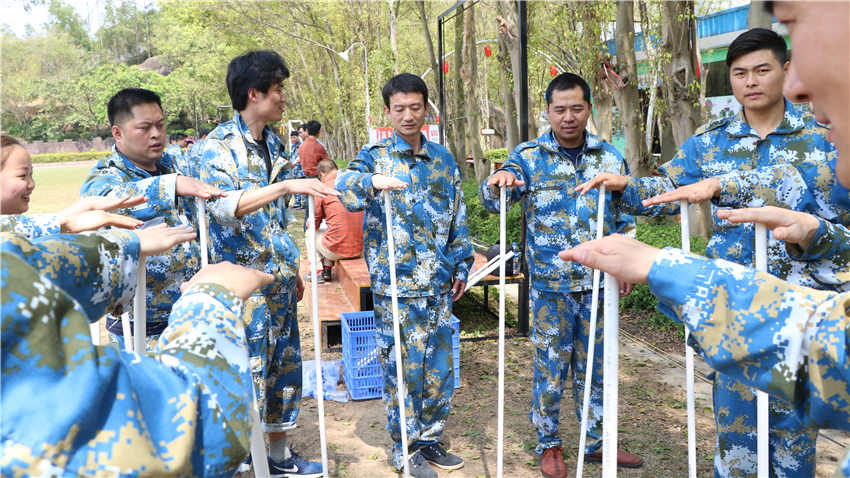 简派照明团队拓展训练活动取得圆满成功