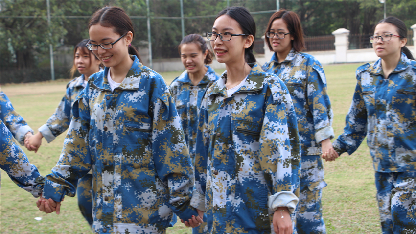 童学会艺术江门色色环球影城拓展基地成功举办团队户外拓展活动