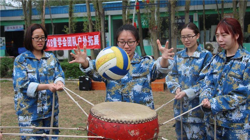 童学会艺术江门色色环球影城拓展基地成功举办团队户外拓展活动