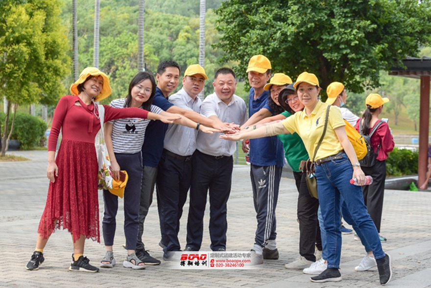 追梦佛开，用汗水浇灌收获，以实干笃定前行